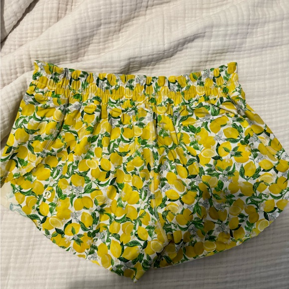 Lulu Lemon Shorts - Picture 2 of 3